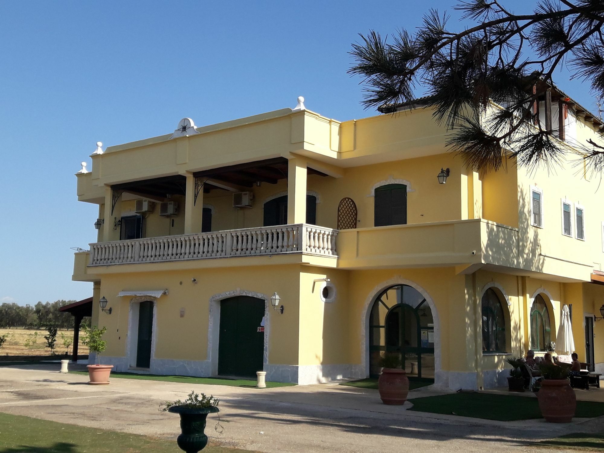 Agriturismo L' Annunziata ลิซซาโน ภายนอก รูปภาพ